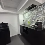 Mareli 招待所 *